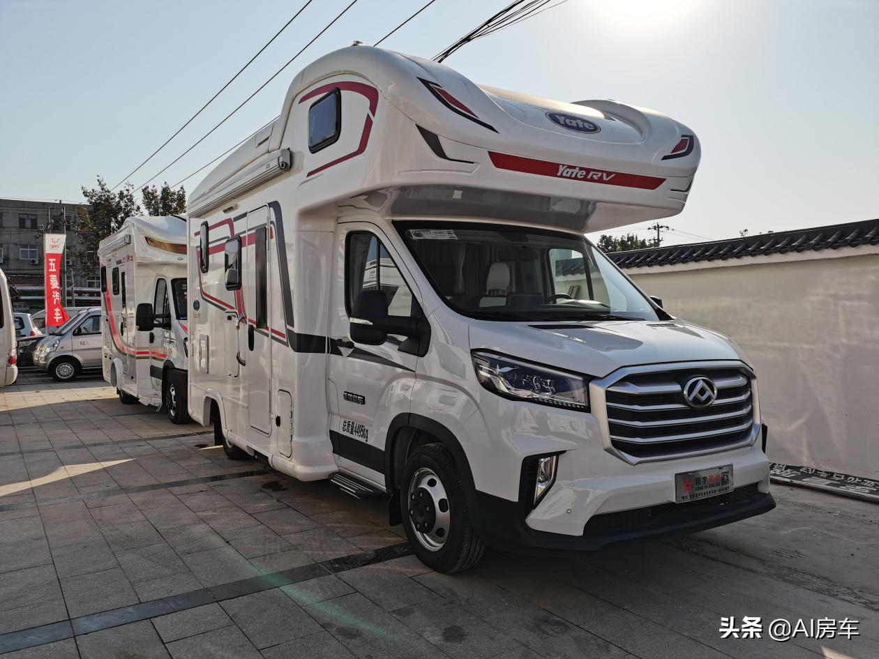 0t带3床,实拍国产大通房车