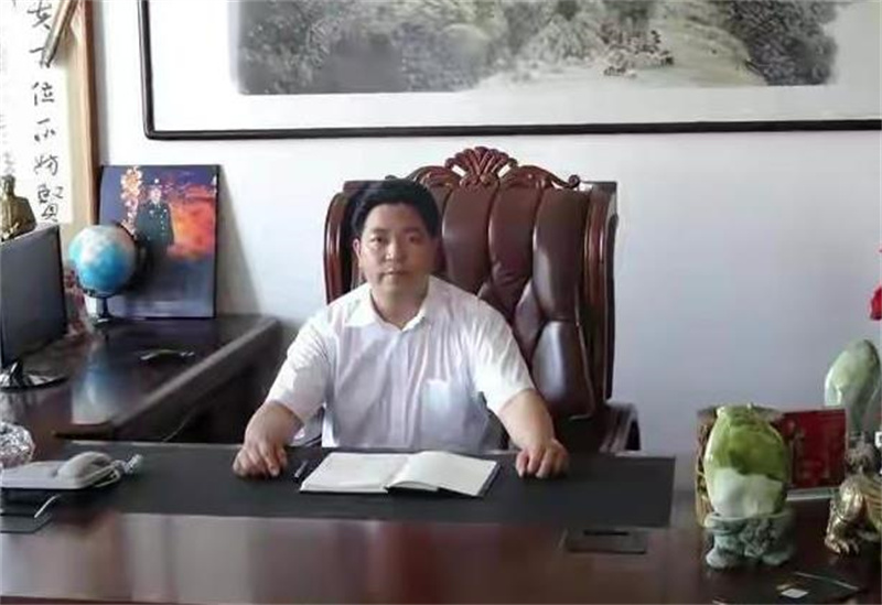 浙江女子戴杏芬资助重庆乞丐10元引发关注，爱心善举温暖人心。