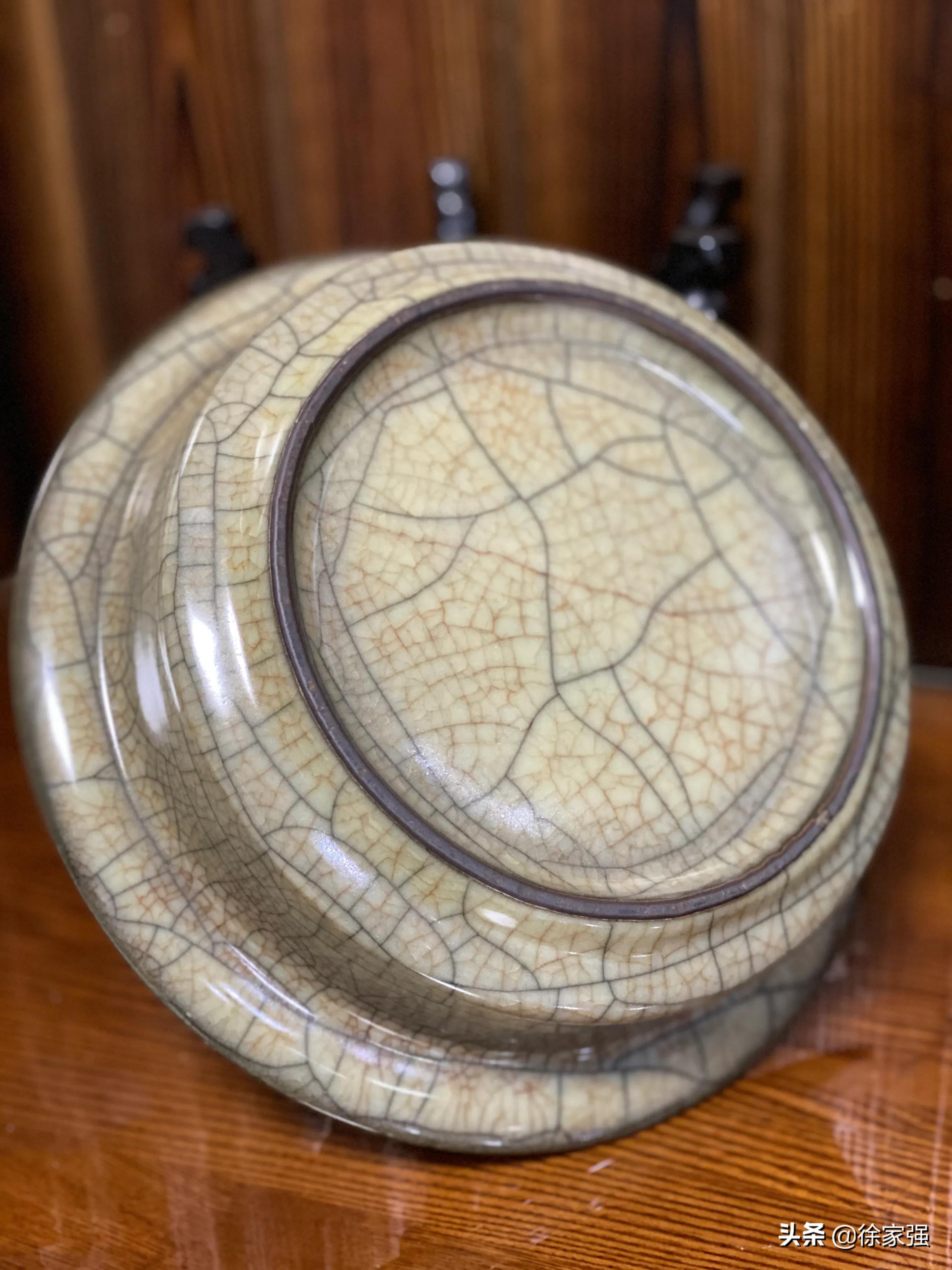 哥窑瓷器的特征,宋代哥窑瓷器鉴定