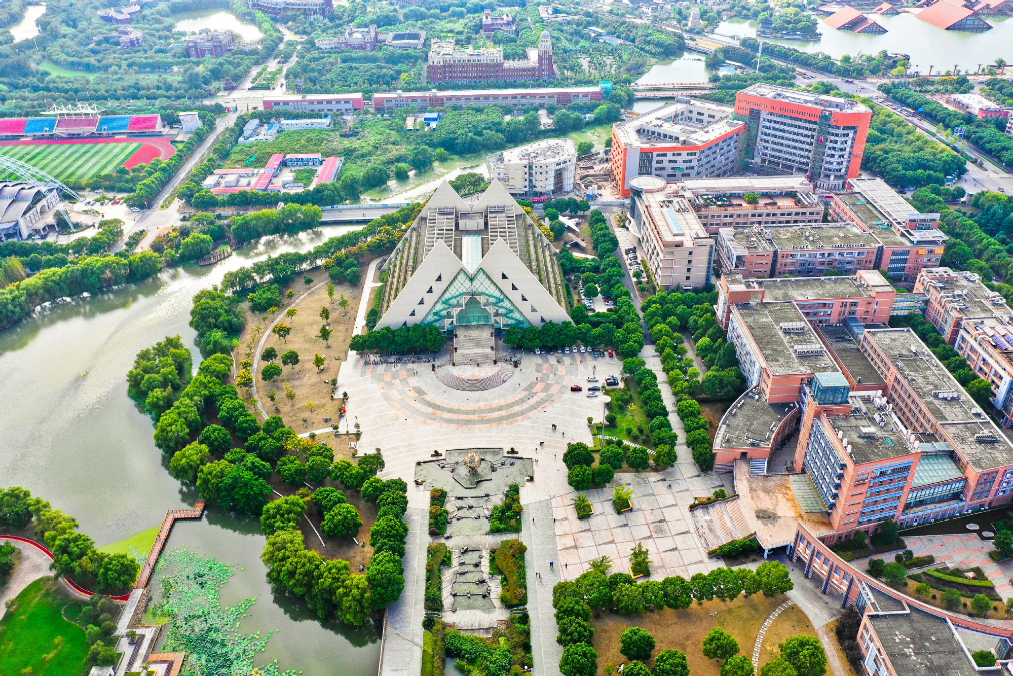 招生500人！上海工程技术大学发布2022年艺术类专业招生简介