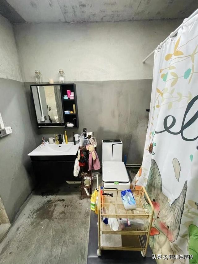 没钱装修，直接住进毛坯房，这对小夫妻的“赤贫风”意外火了