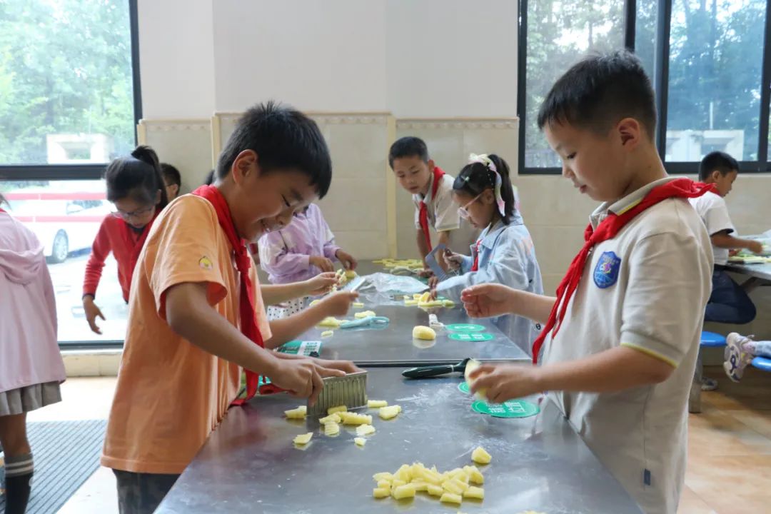 劳动之底色 幸福之源泉｜记双流区实验小学外国语学校劳动系列课程