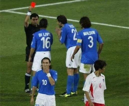 华金世界杯的传球出界（世界足坛五大“窦娥冤”：纯真善良的我们，多多重温这些黑历史）