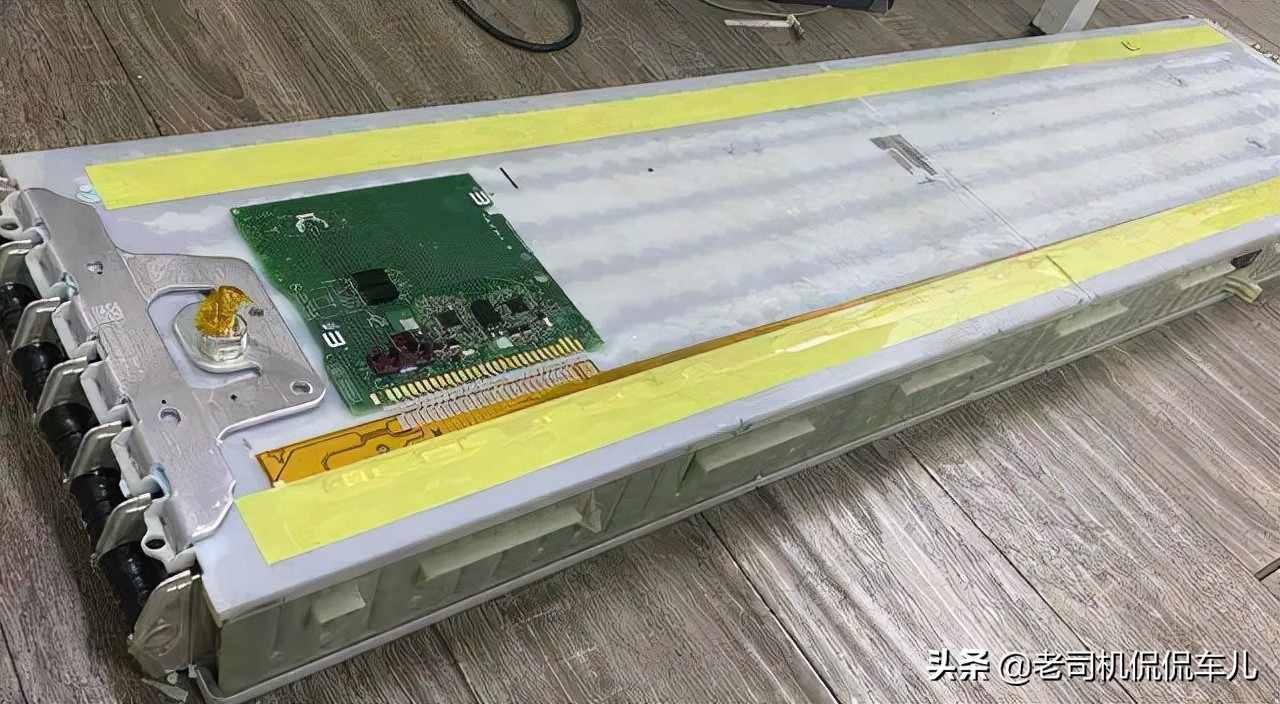充电3分钟，续航500km！谁搞定固态电池，谁就能成为燃油车杀手