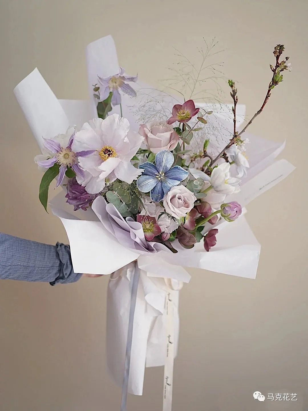 结婚纪念日送什么花？可选择百合花、并蒂莲和红掌-第125张图片