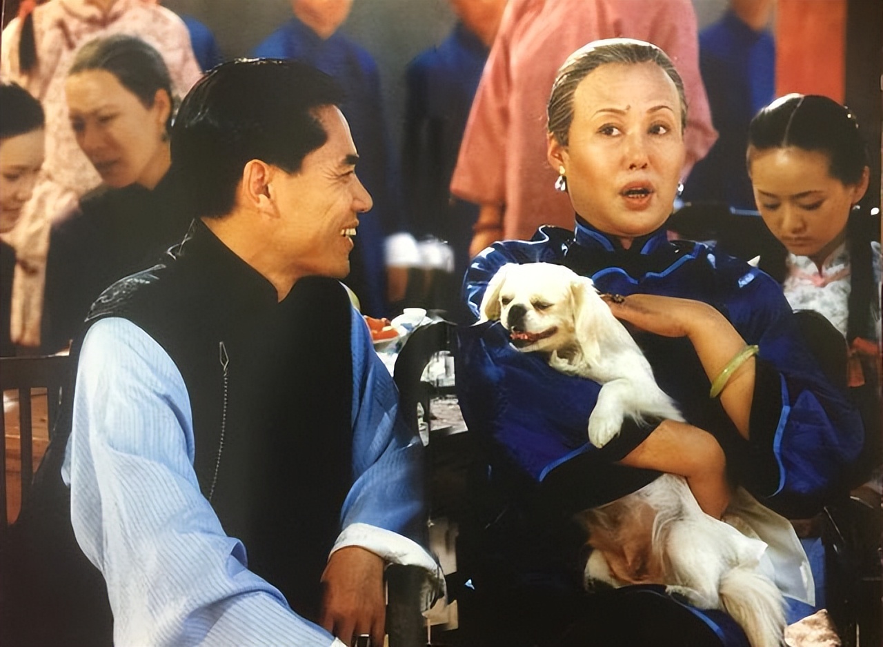 《大宅门》21年，10位演员境况差距巨大，女2号没落，女9号成顶流