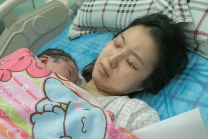 为啥女生“学历”越高，越不爱生孩子？大学生的回答真是人间清醒