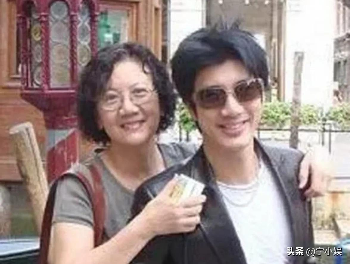 国外制作人道出李靓蕾“真面目”，才明白王力宏这次为何如此慌乱