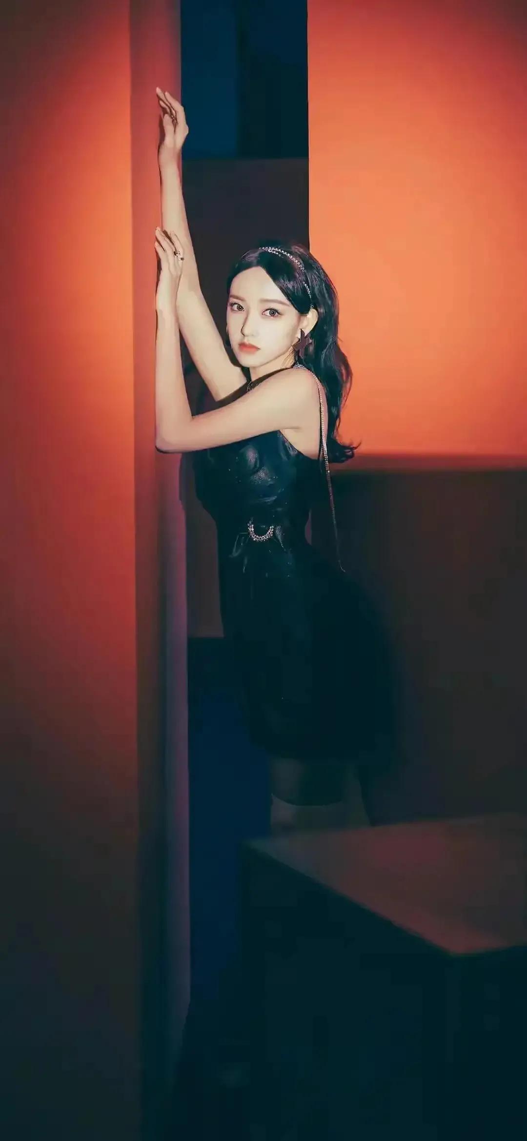 程潇的眉毛和眼影，画的特别好看，和她人一样的漂亮