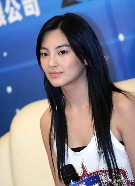 早期的张雨绮姐姐还是单眼皮