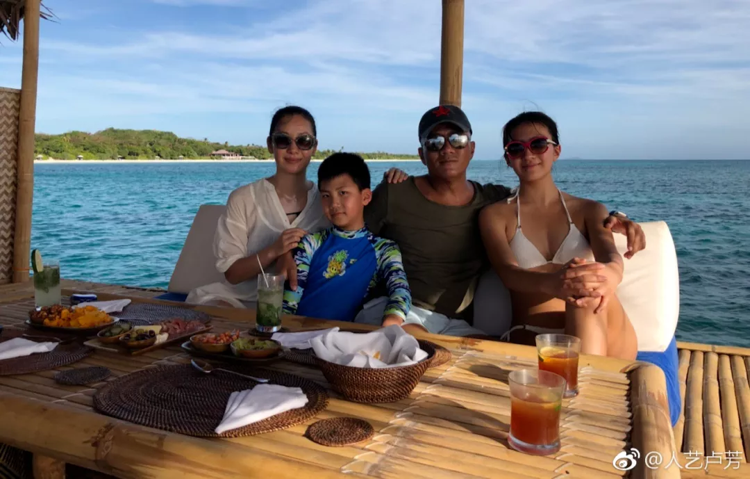 和刘烨拍床戏，迷倒吴京张涵予，这个男星凭什么能“男女通吃”？