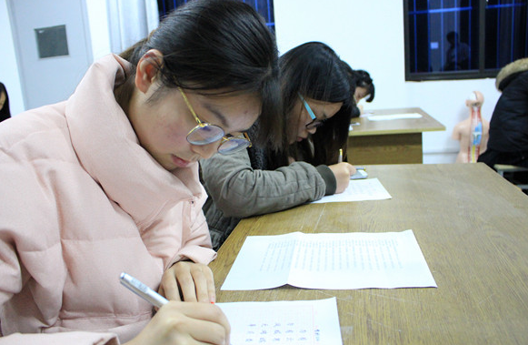 教育部通知，除我国“免费师范生”外，这类学生可以直接当老师