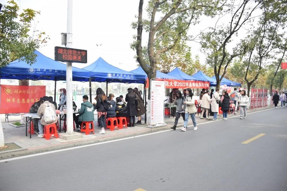 出生军人家庭，湖北娃服役海军，拿下新训第一名，退役后考研名校