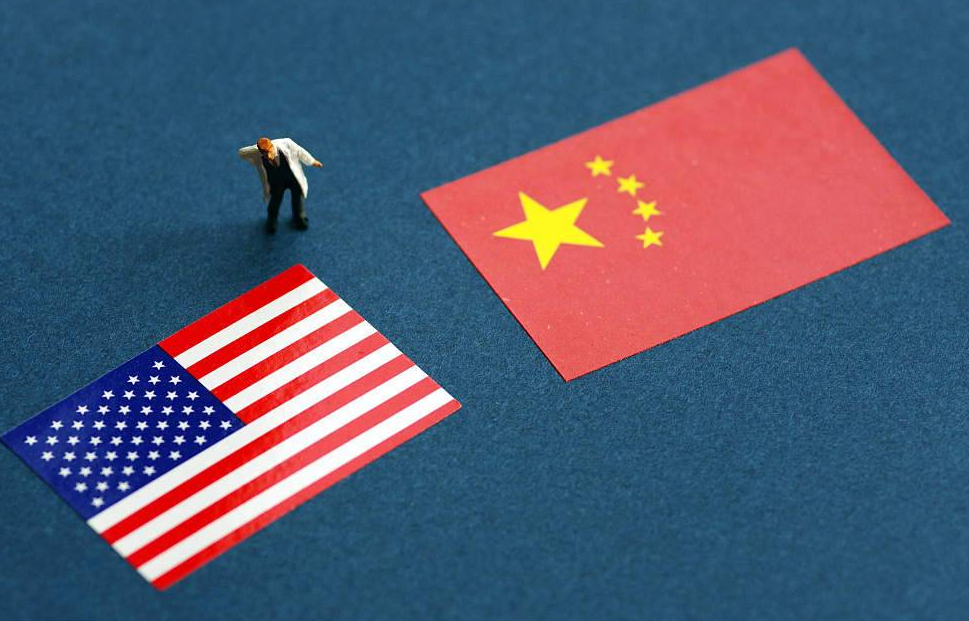 破局的关键，中美现在其实都在赌，赌谁可以率先完成产业升级！