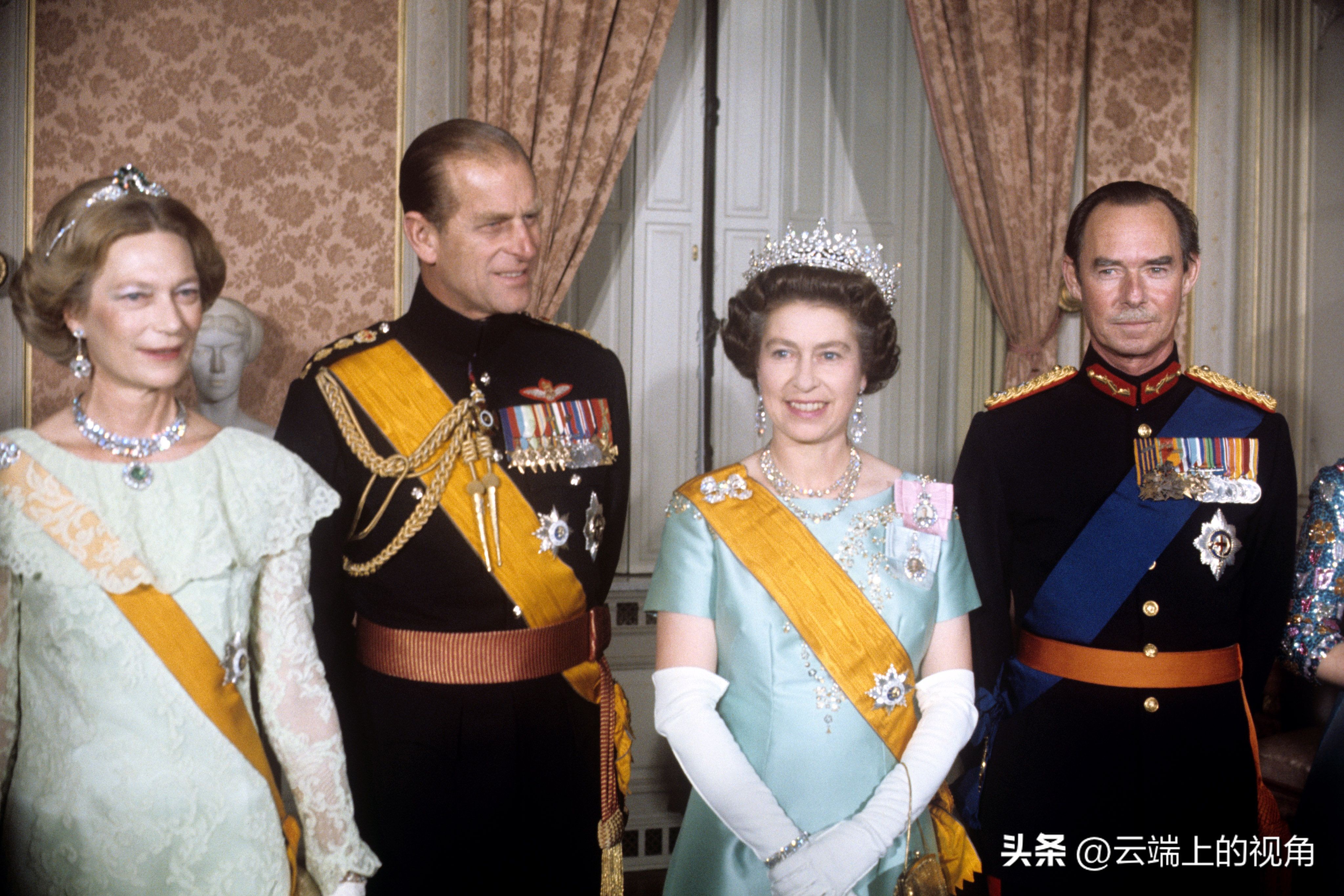 英国女王伊丽莎白二世（欧洲王室皆亲戚，他们和英女王都是什么关系，好心送葬却闹乌龙）