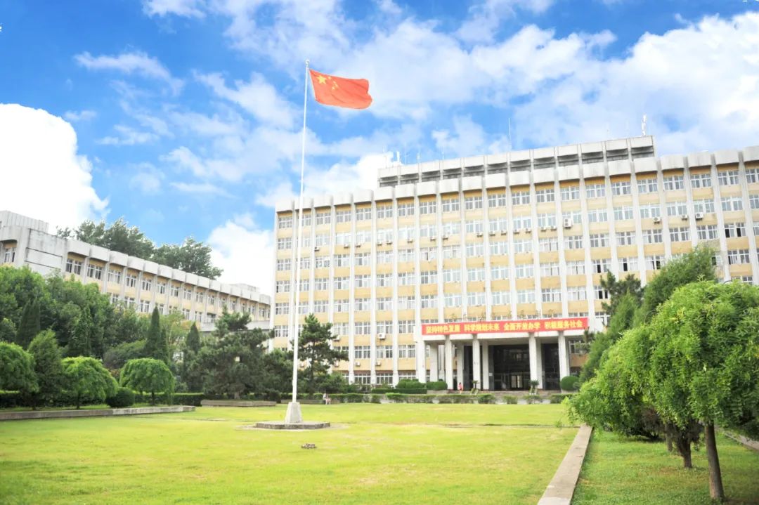 武汉纺织大学南湖图片