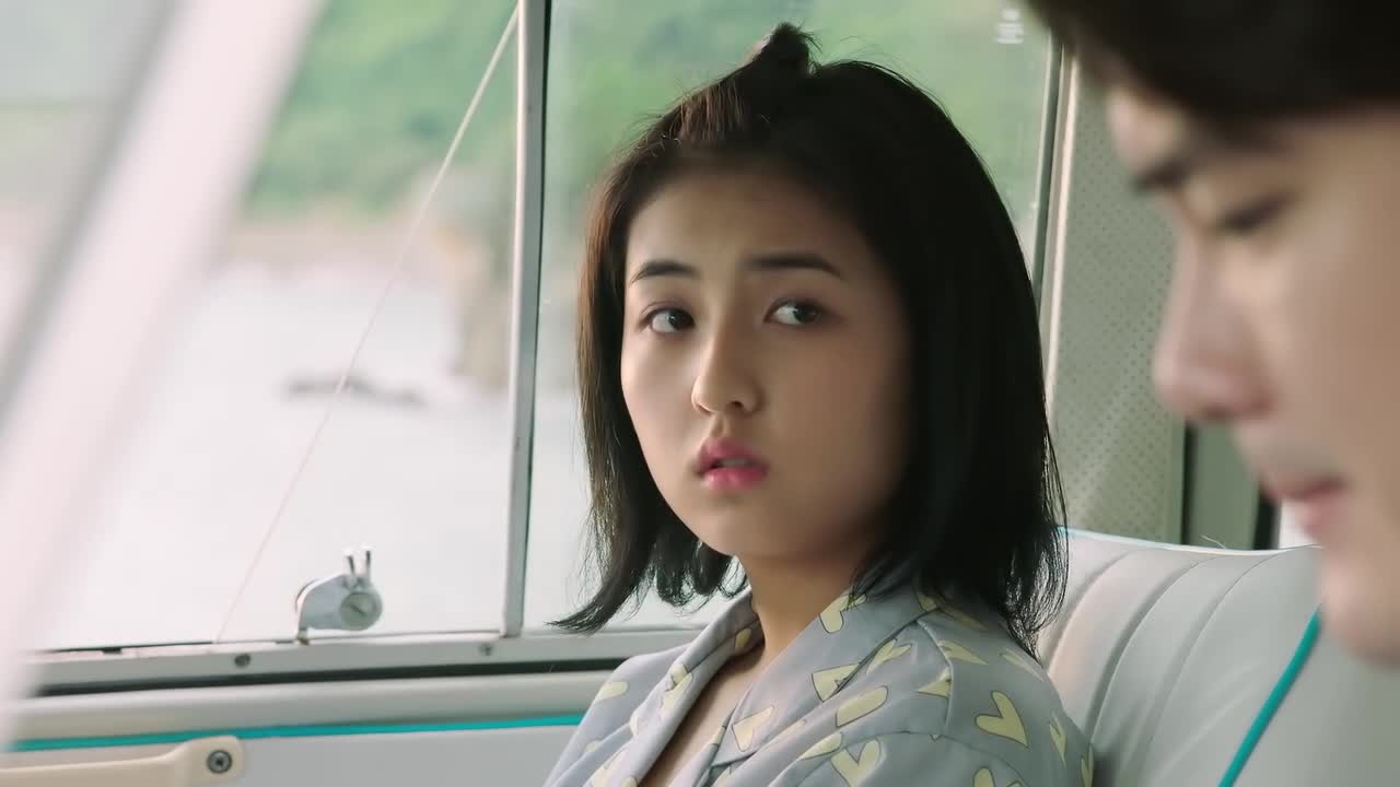 从"国民妹妹"到全网嘲讽,从神话到笑话,张子枫只用了一年半