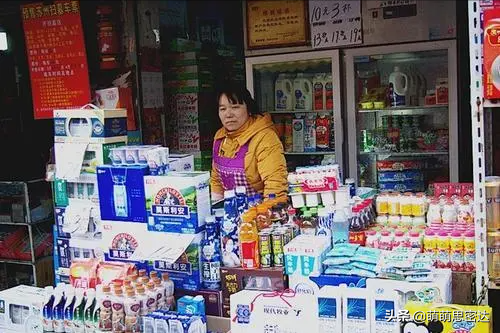 实体店一箱牛奶卖50元，网上却只卖25元？答案被解开，你还买吗？