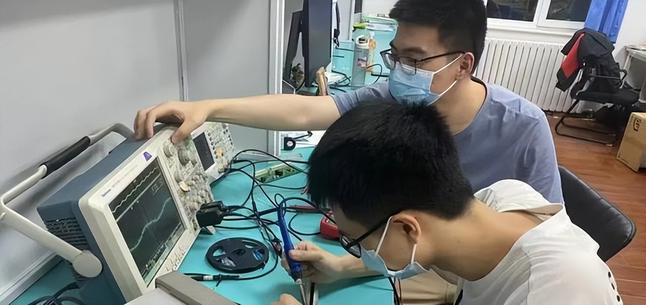 北理工学子用AI种出“零碳”零农残的绿色“科技蔬菜”