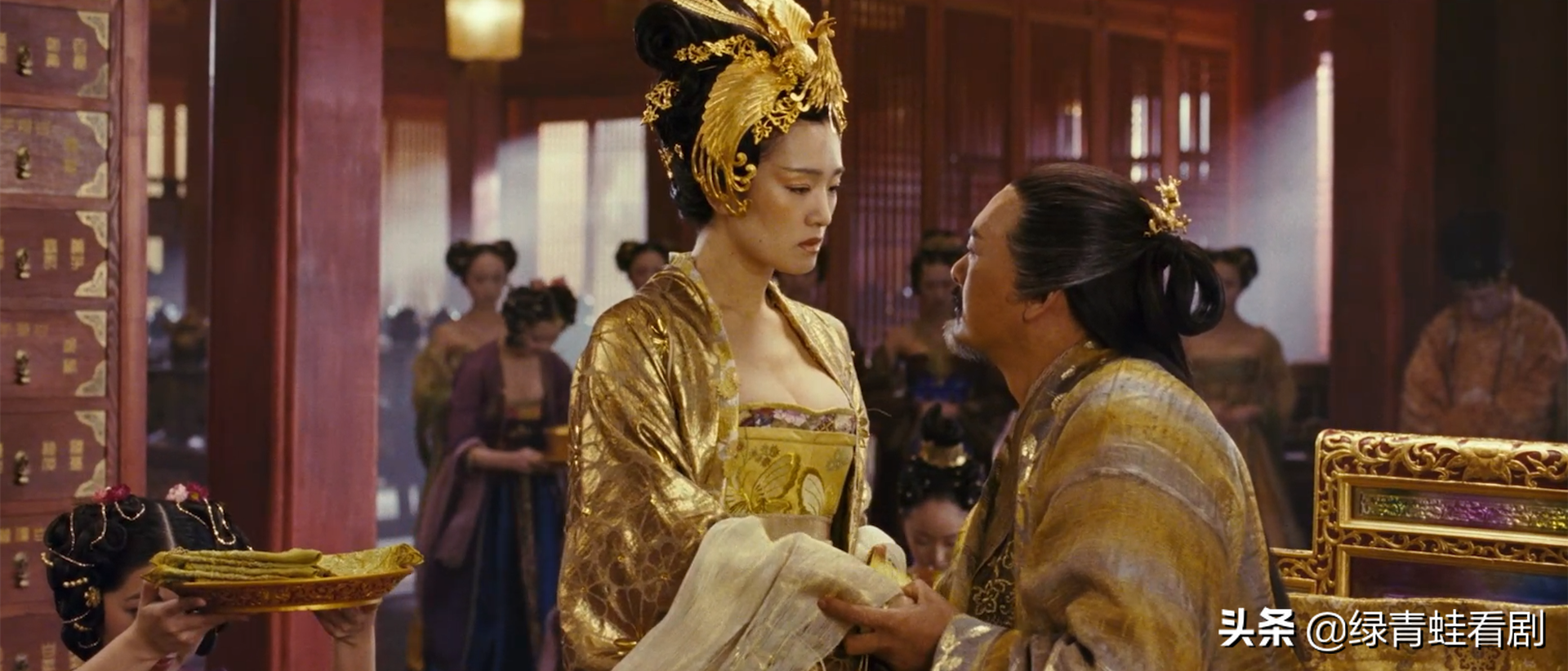 张艺谋斥资3.6亿，为打造巩俐女皇梦，周杰伦成最惨工具人