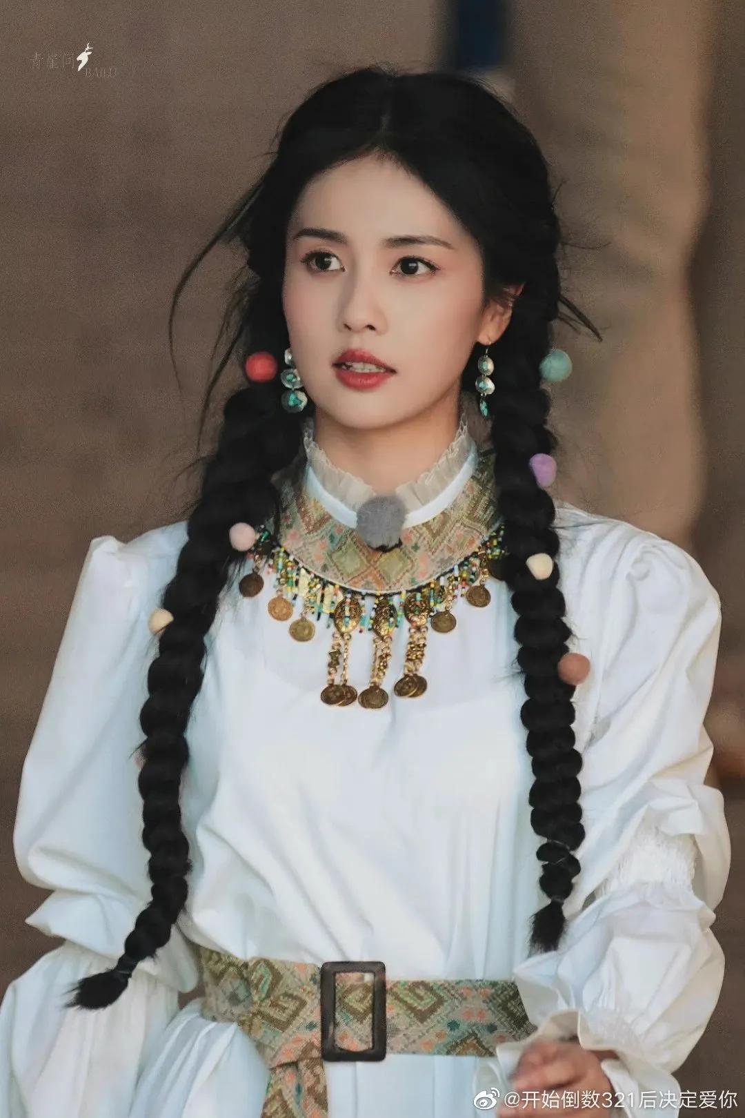 《奔跑吧》直播截图中的白鹿以及跑男新疆收官路透哦