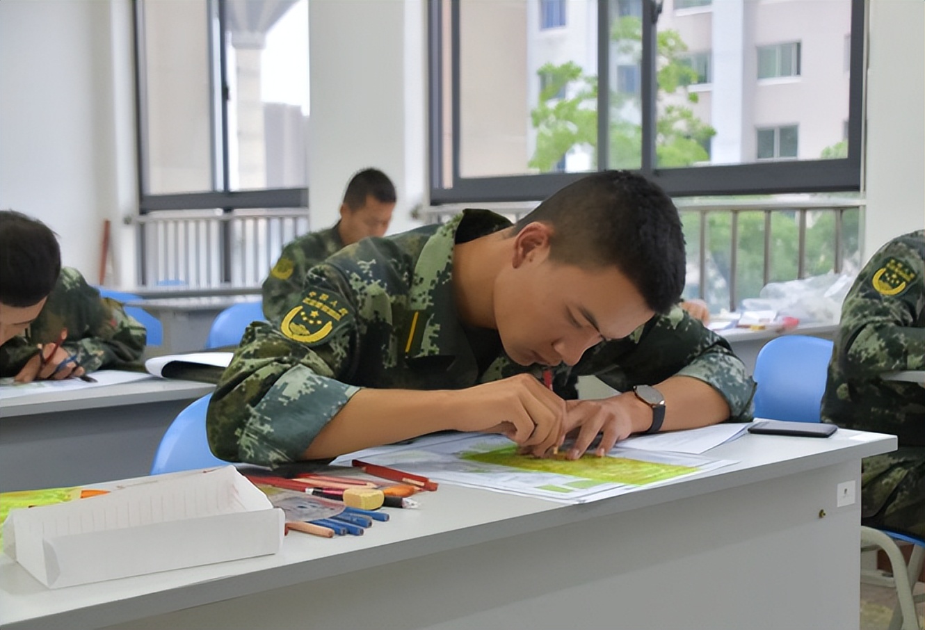 想学射击专业应该去哪学(适合“捡漏”的6所军校，未来的前程无忧，更不用担心找不到工作)