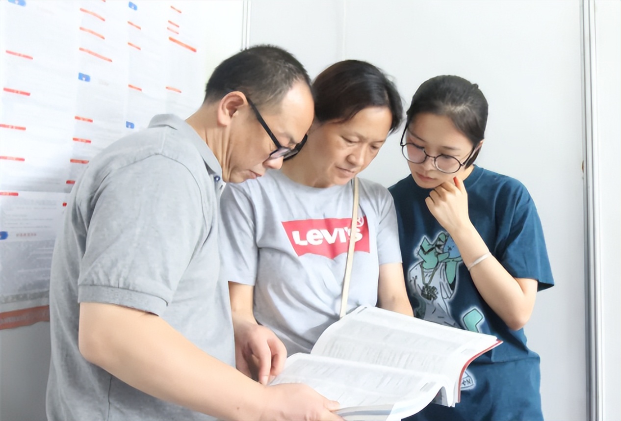 高考600分左右的学生，4所大学值得参考，好就业发展也不错