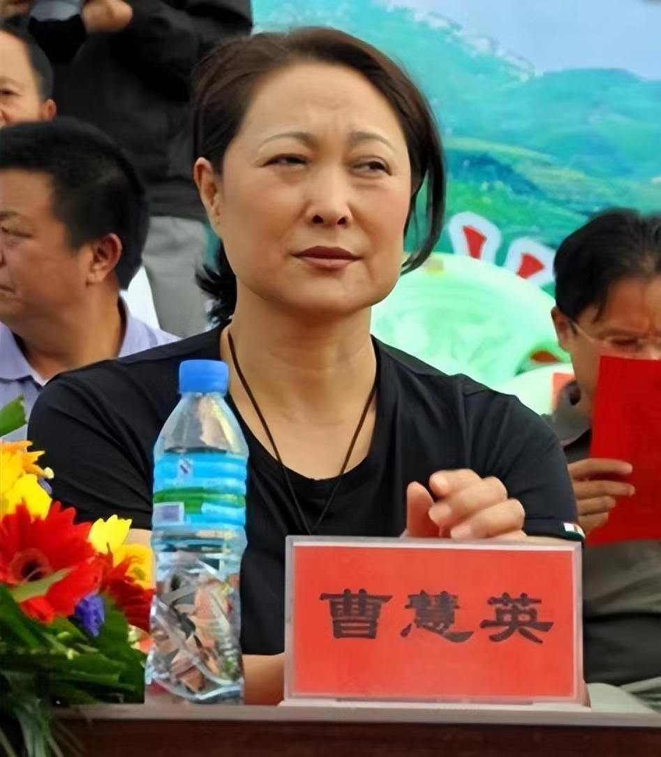 虽然离开了排球赛场,但曹慧英心中一直都没有放下自己热爱的这项运动