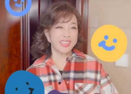 远离格格巫下巴、发面馒头脸，优雅老去才是中年女星最美的状态