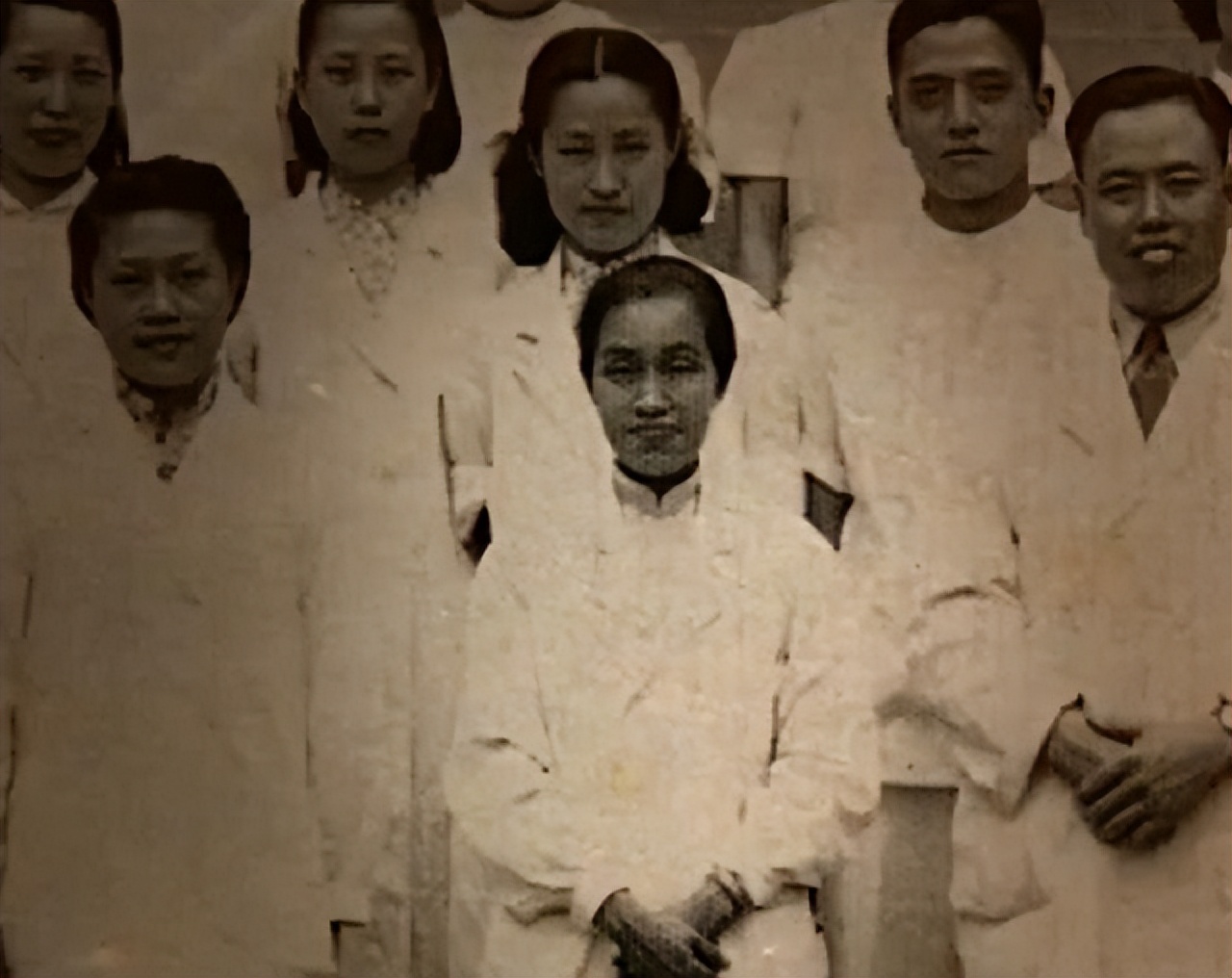 她被誉为万婴之母，接生袁隆平等五万名婴儿，自己却没结婚没孩子