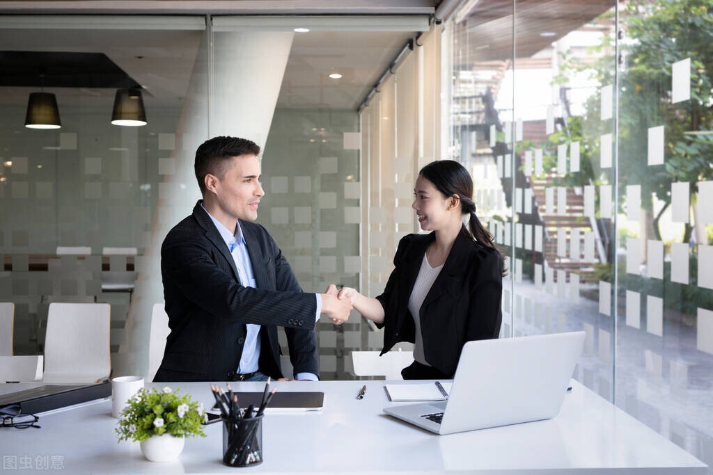 面善心狠的人，尽早远离，不值得深交