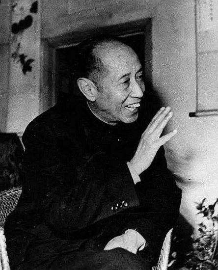 臧克家改动《沁园春·雪》中一字，毛主席看后大声叫好：按你的改