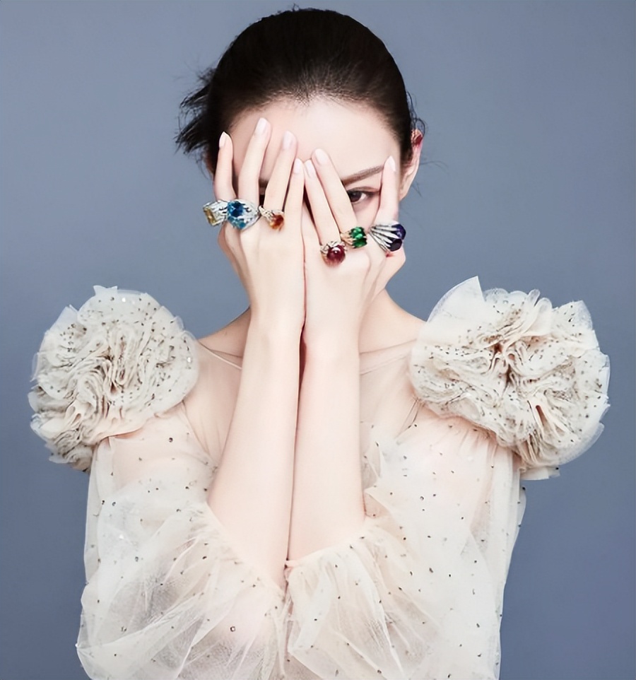 “最惨谋女郎”倪妮：被杨颖当成“丫鬟”，因力挺张艺谋被雪藏