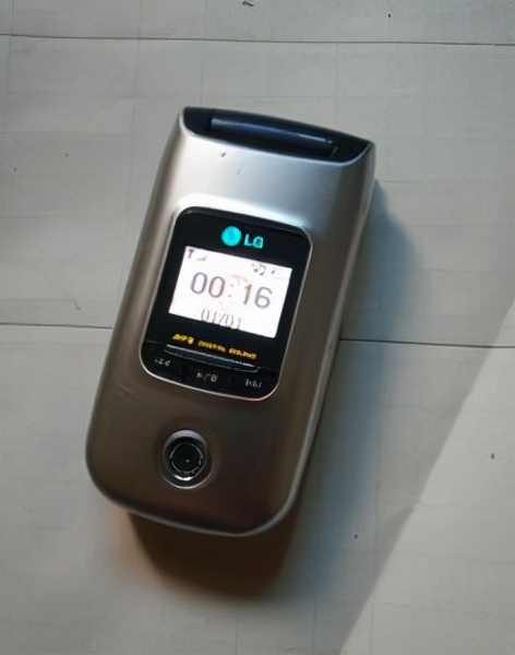 lg kc550（那些年，我用過的手機）
