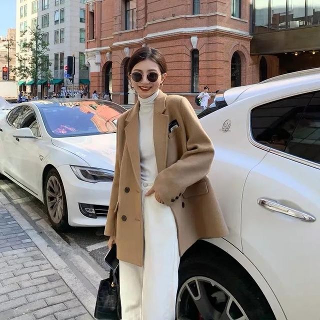 比驼色更好看的冬季颜色，爆款“奶茶色”，赶紧穿起来