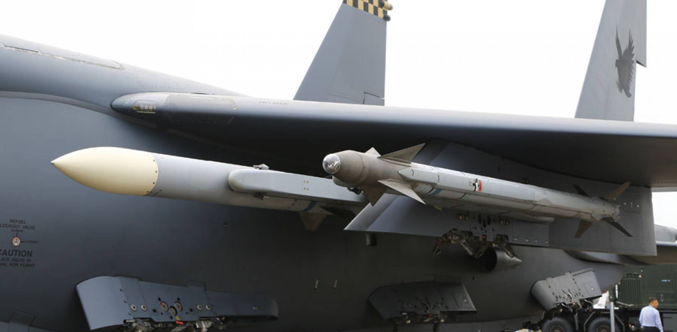 פF-15Cʵ ̨ʡִпѲ ҪԿ-20