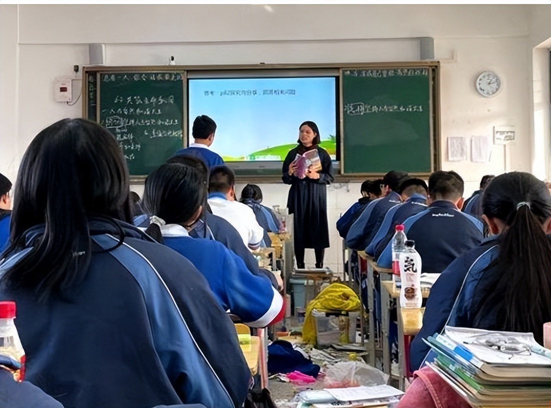 2022教师薪资有变动，将要取消基本工资的10%？教师：还有这好事