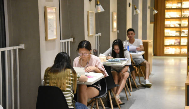 浙大学霸成“时间管理大师”，从清晨学到深夜，吃饭只有20分钟