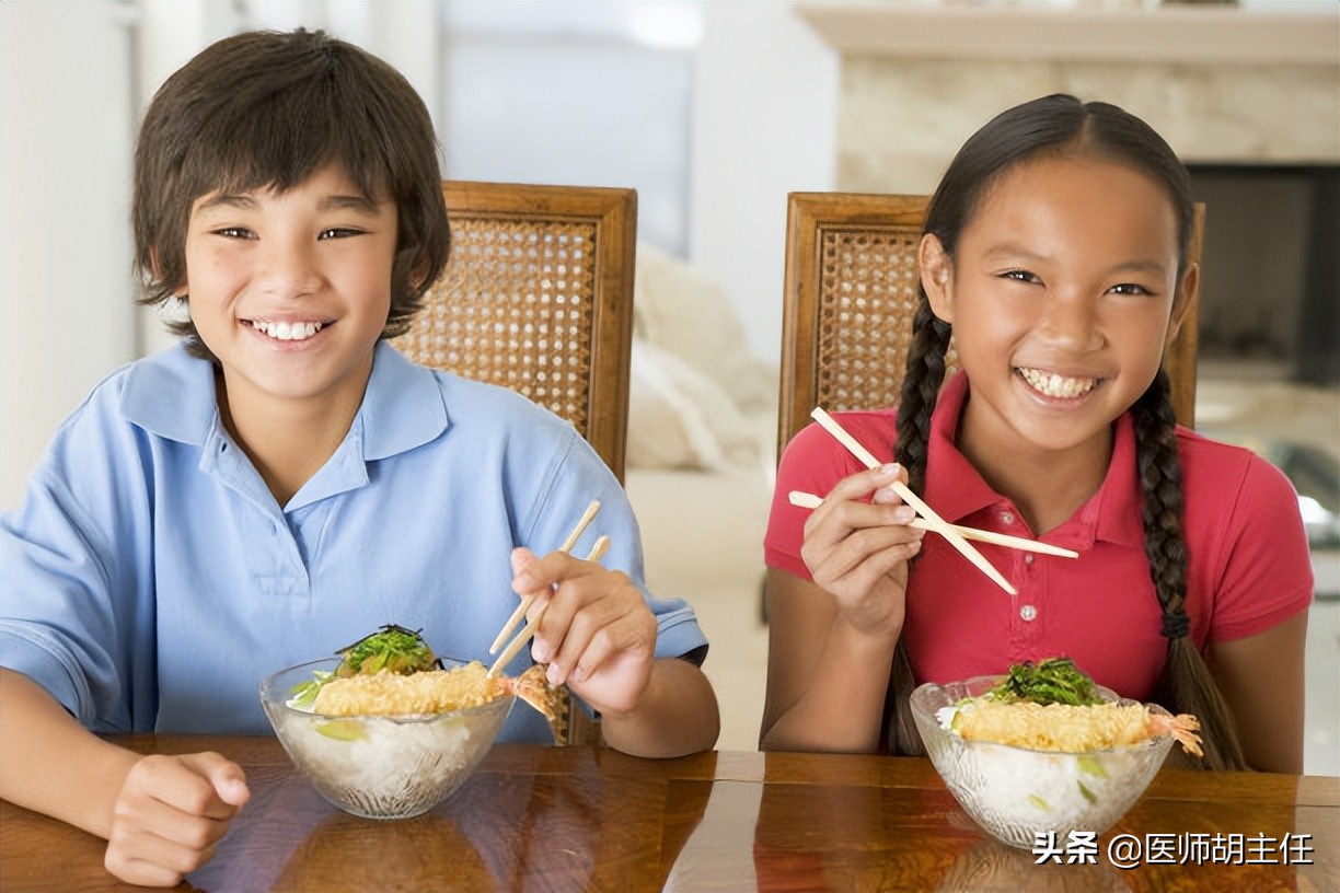 夏天孩子猛涨个，医生建议多吃3样家常菜，营养均衡助力孩子成长