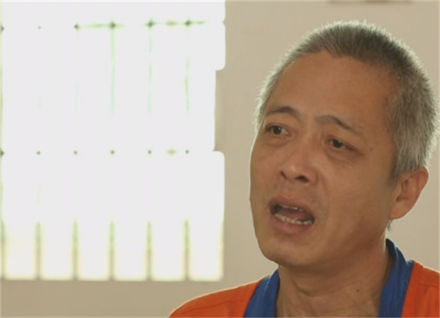海南黑老大黄鸿发，警方突击抓捕，被捕时狼狈大喊“我没动”