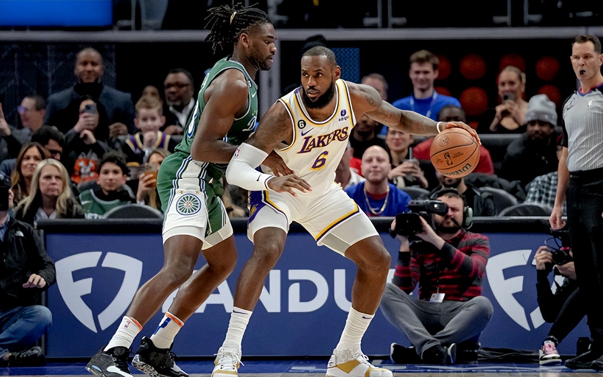今日nba球員排行榜（NBA最新排名！綠軍力壓雄鹿領跑，鵜鶘雙殺太陽，湖人結束3連敗）