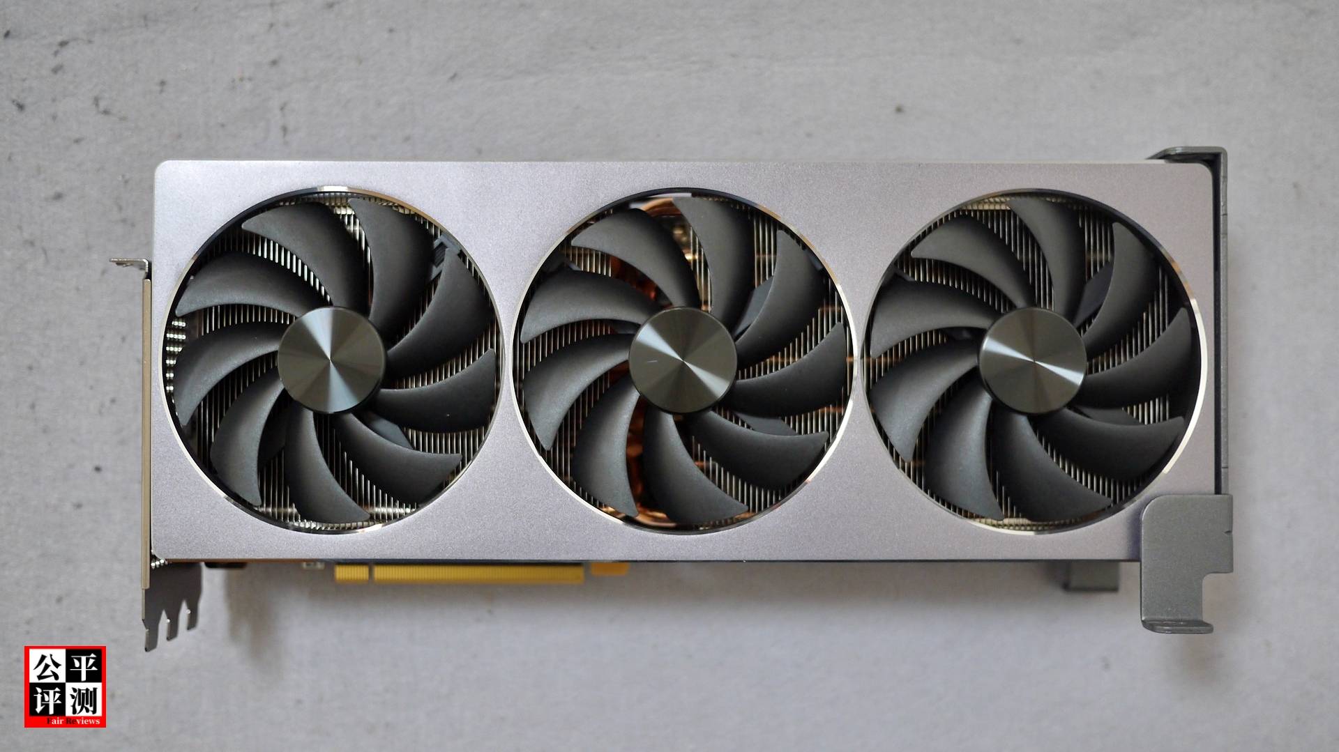 联想拯救者刃9000k 2023评测上篇:华丽塔式电竞