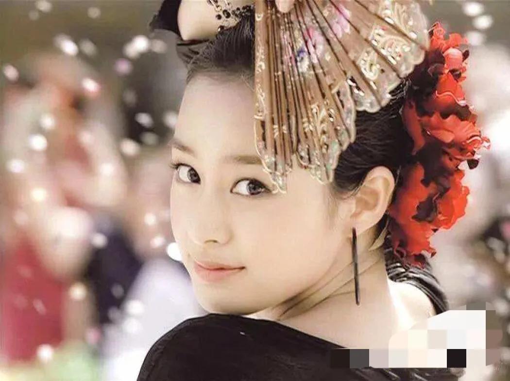 她曾经是韩国第一整容美女，现如今还是风韵犹存
