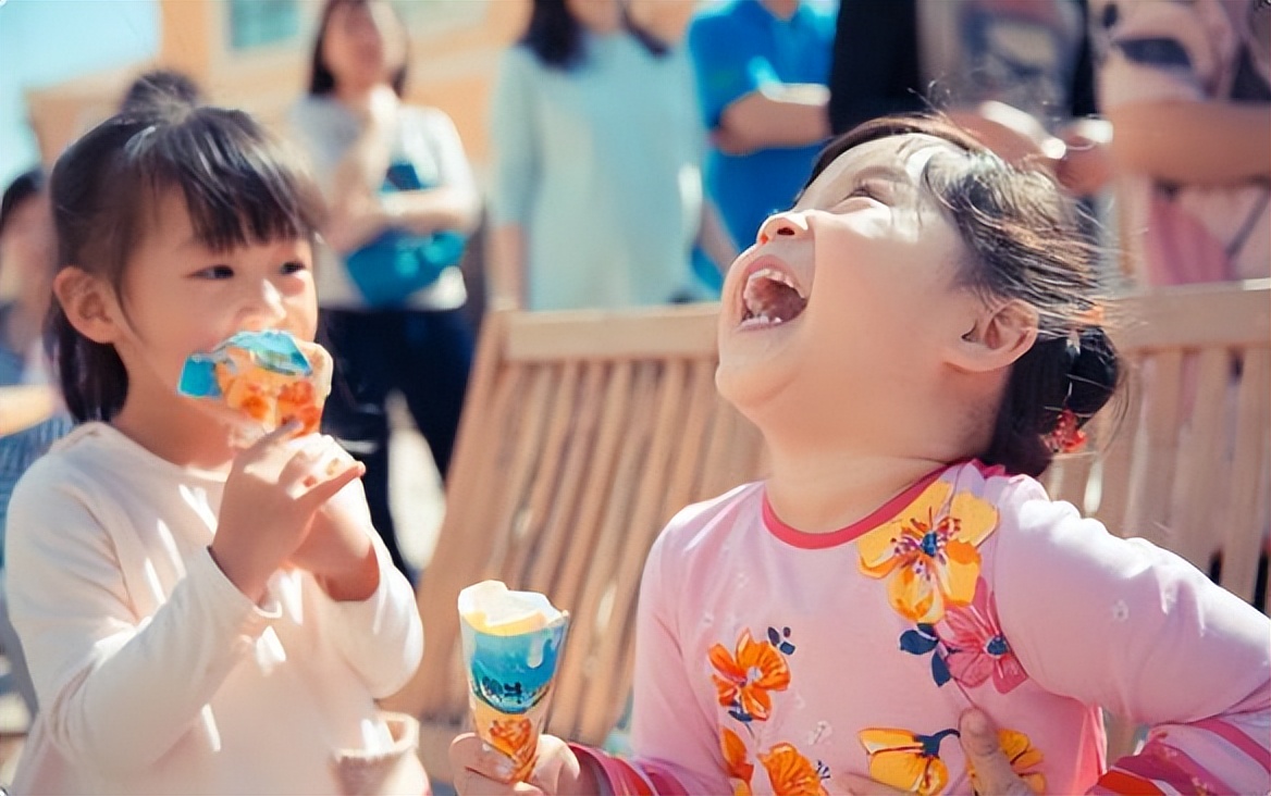 从小被允许吃冷饮的孩子，与被父母限制的孩子，3个方面差距大