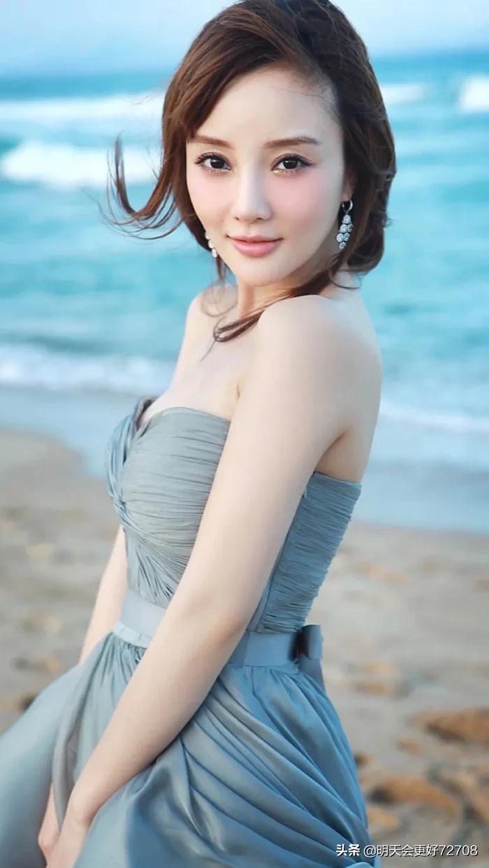 分享图片：李小路惊艳写真照