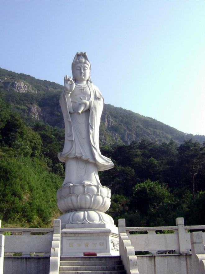 梦见上香(福建大山惊现离奇古庙，烧完香后有神仙托梦，连专家也无法解释)