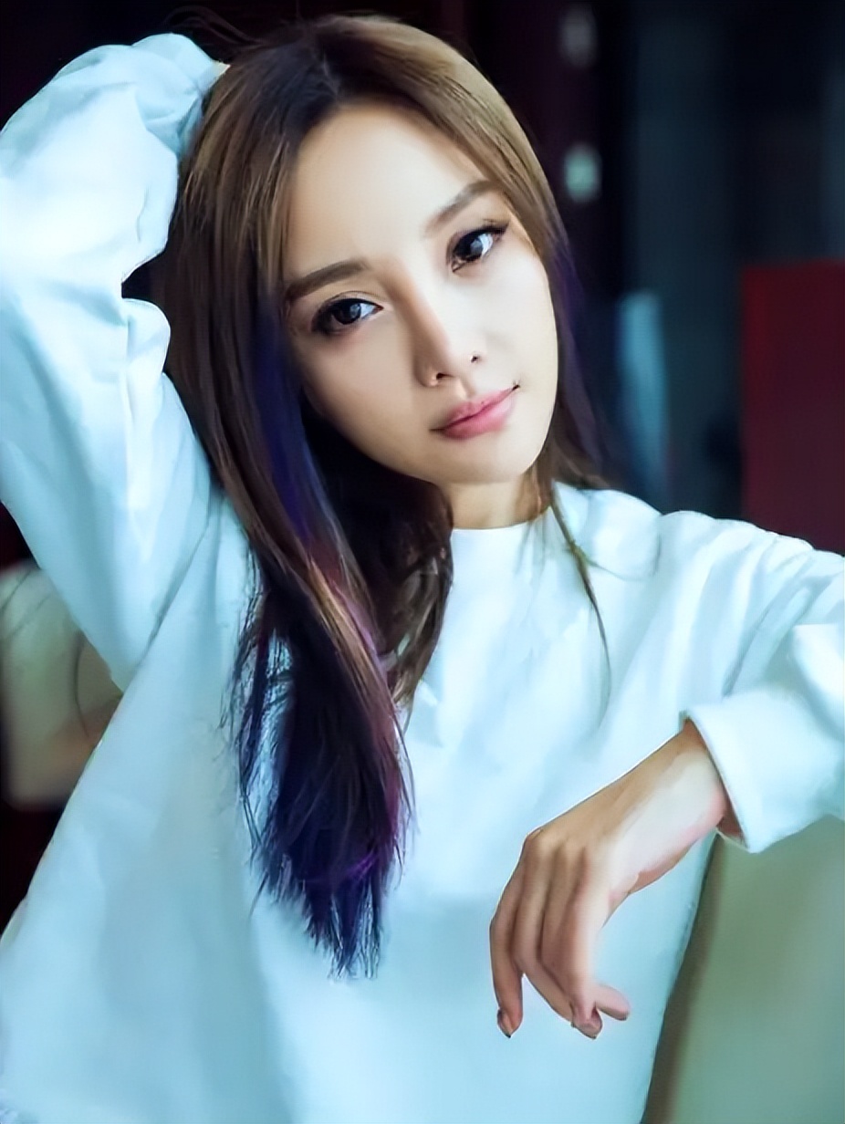 离婚3年后,李小璐再遭网友谩骂:毁掉她的,不仅仅是出轨