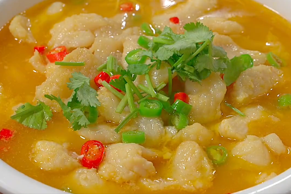 做了一盆酸汤龙利鱼,家人一顿就吃光,汤鲜味美,酸辣开胃又下饭