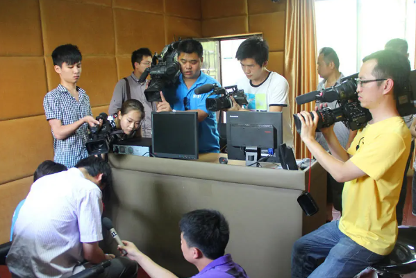 2022高考进入倒计时，部分考生却无缘高考，成绩再优秀也没用