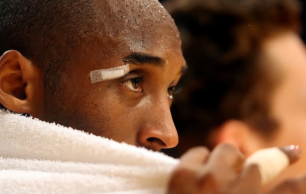 湖人vs公牛科比vs乔丹（NBA往事：科比两次挑战乔丹，OK组合初具威力，奥尼尔怒砸电视）